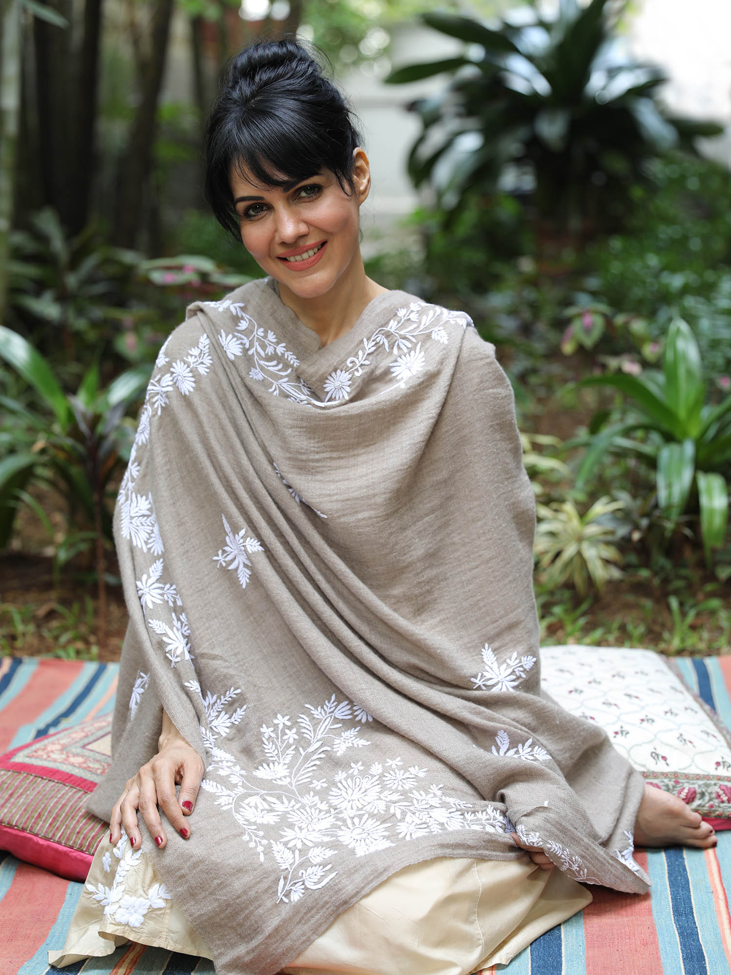 Najma ki shawl 