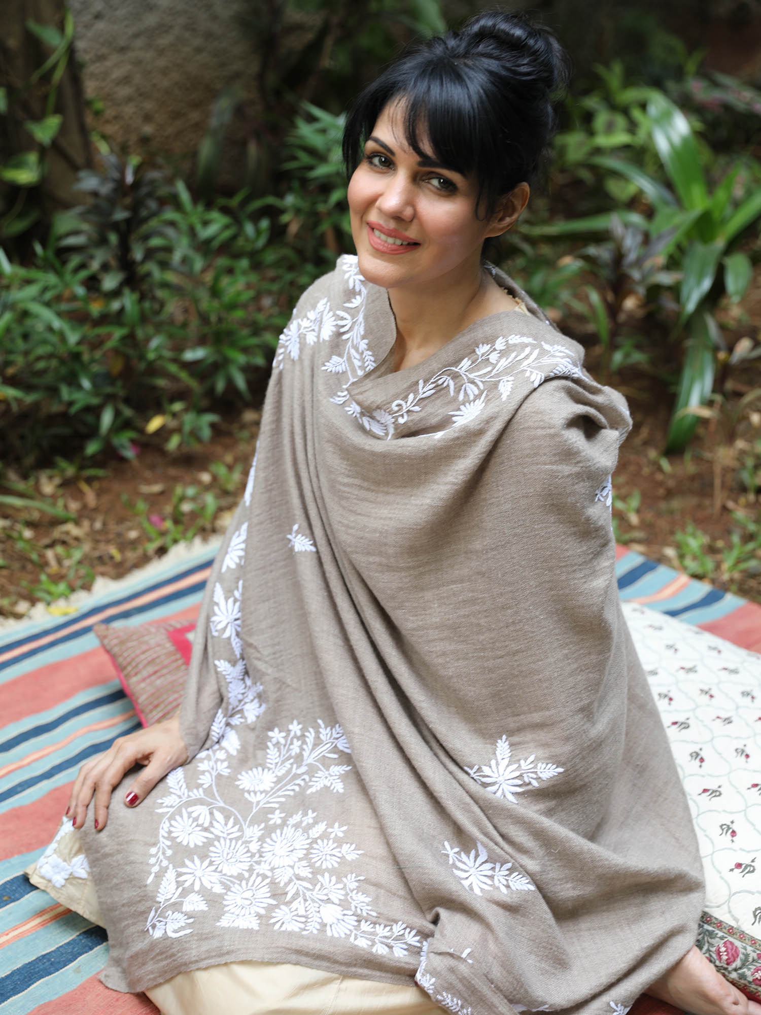 Najma ki shawl 