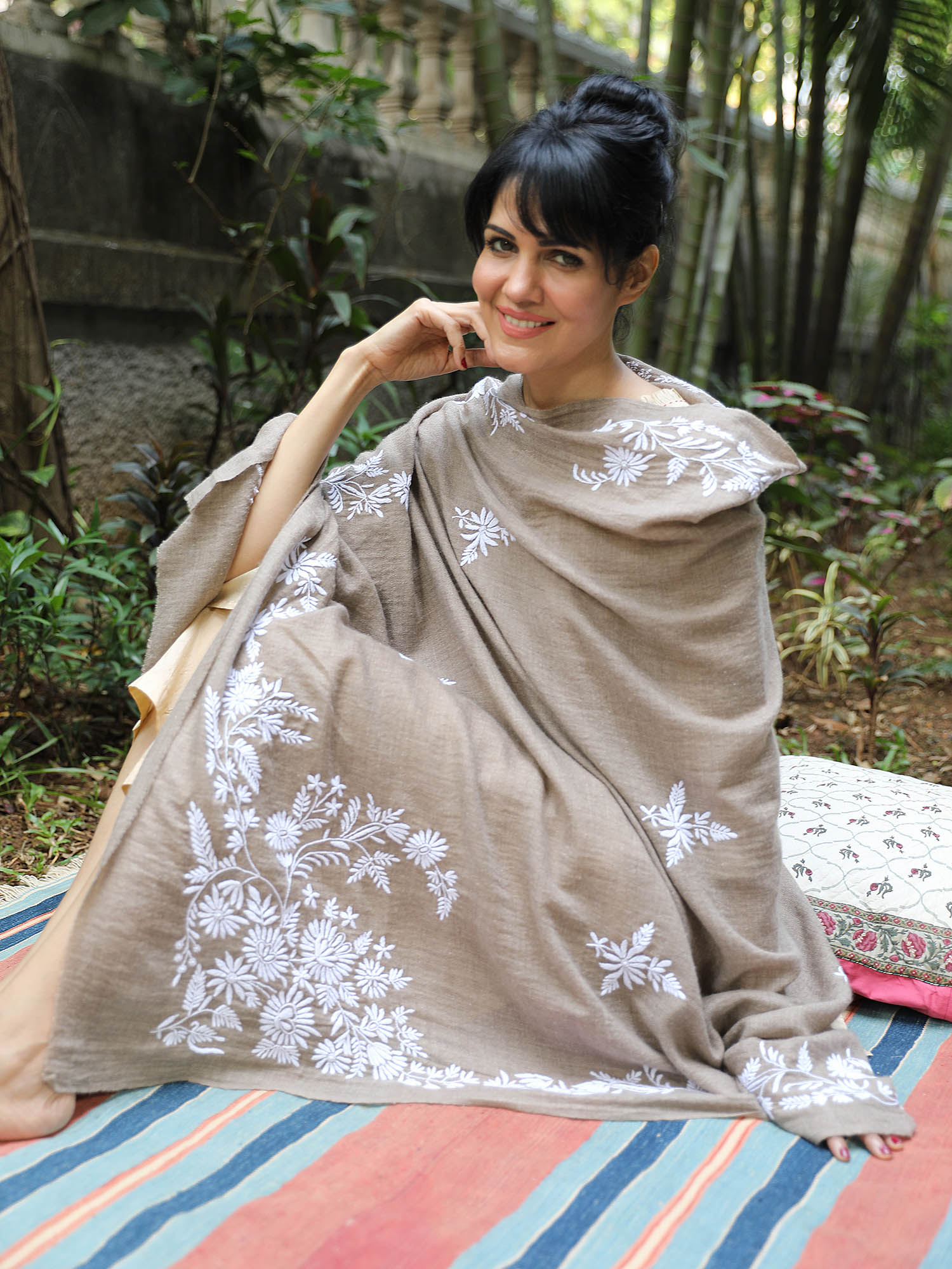 Najma ki shawl 