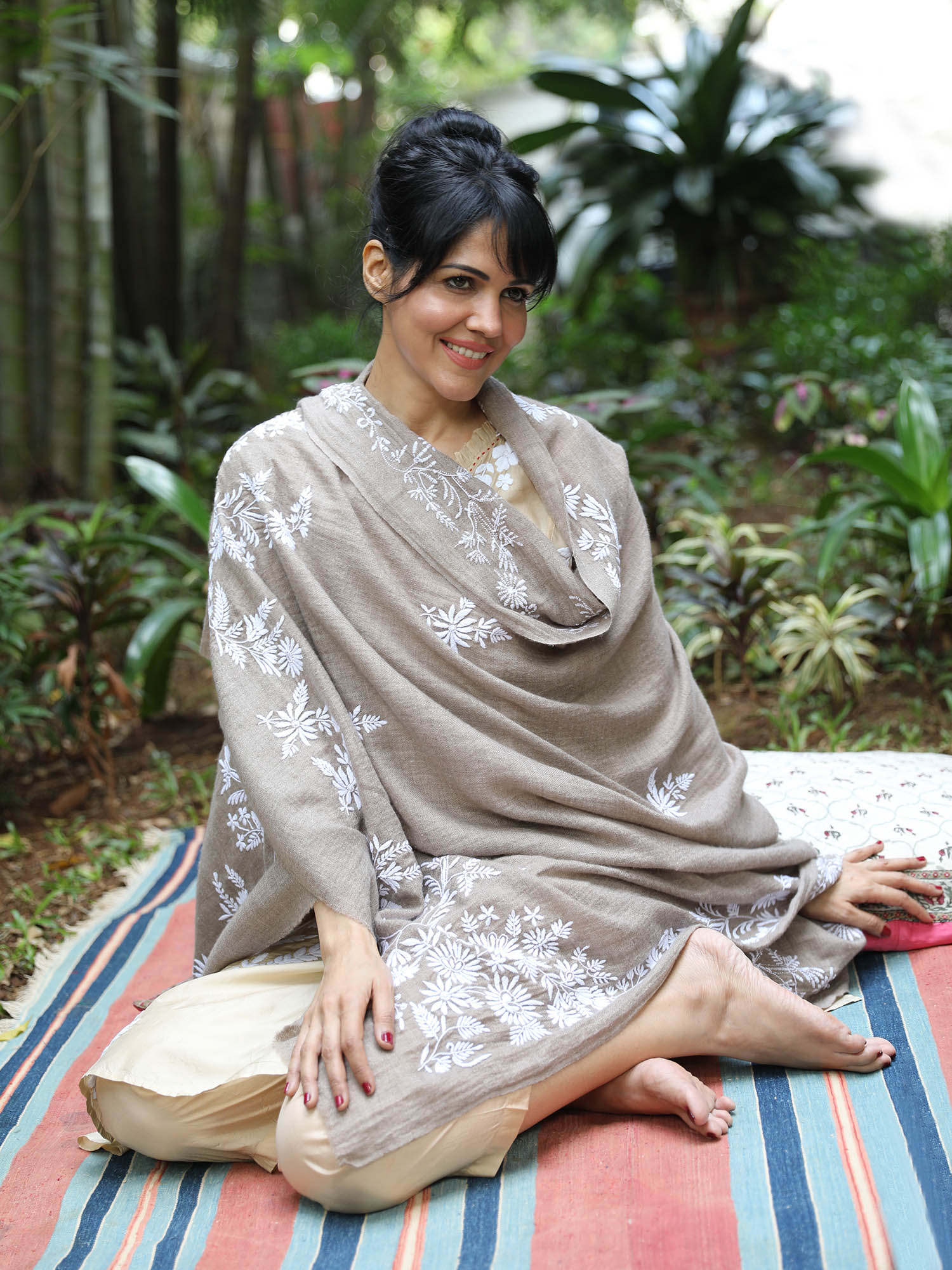 Najma ki shawl 