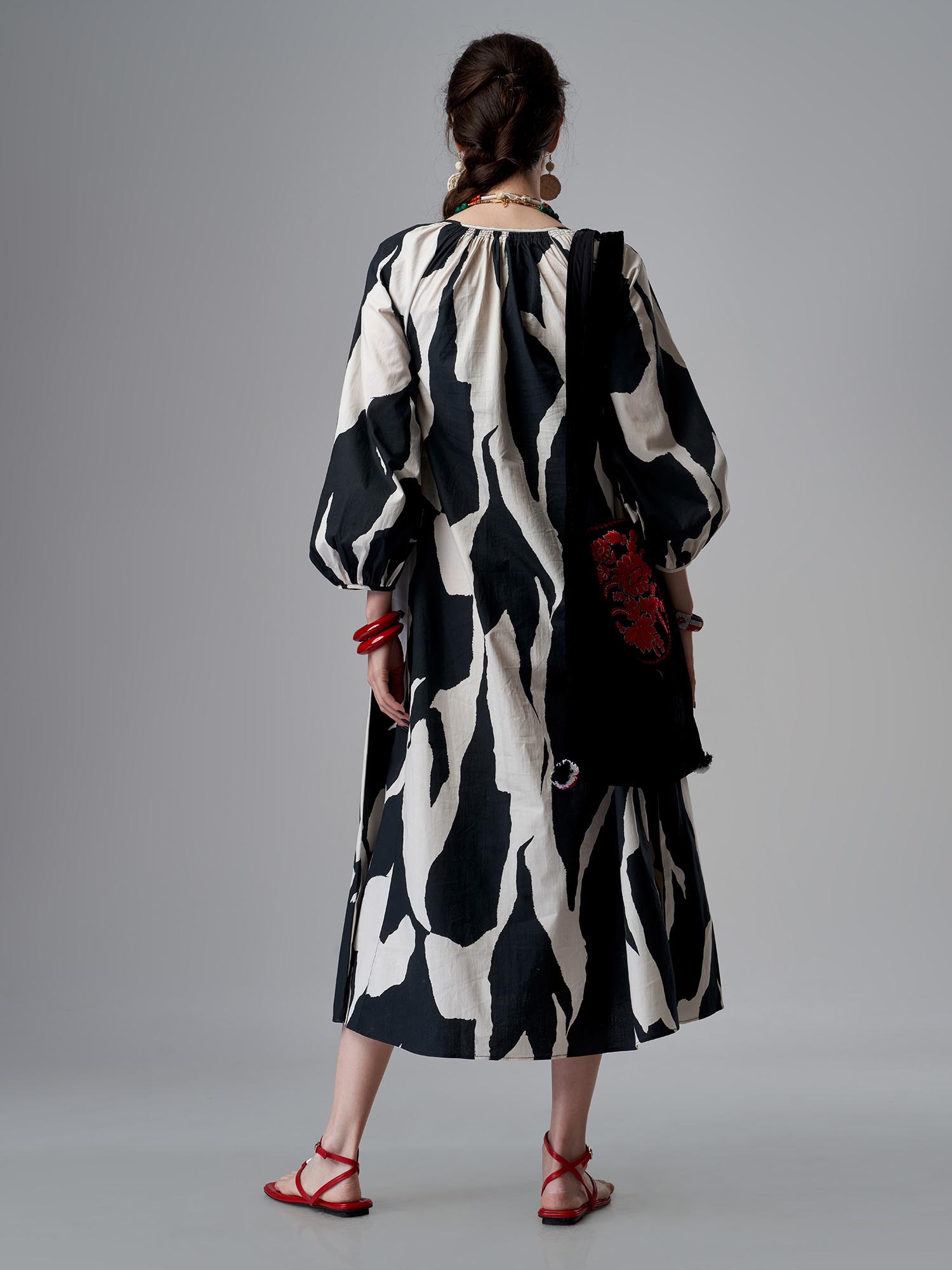 Ottomon Velvet Shoulder Bag