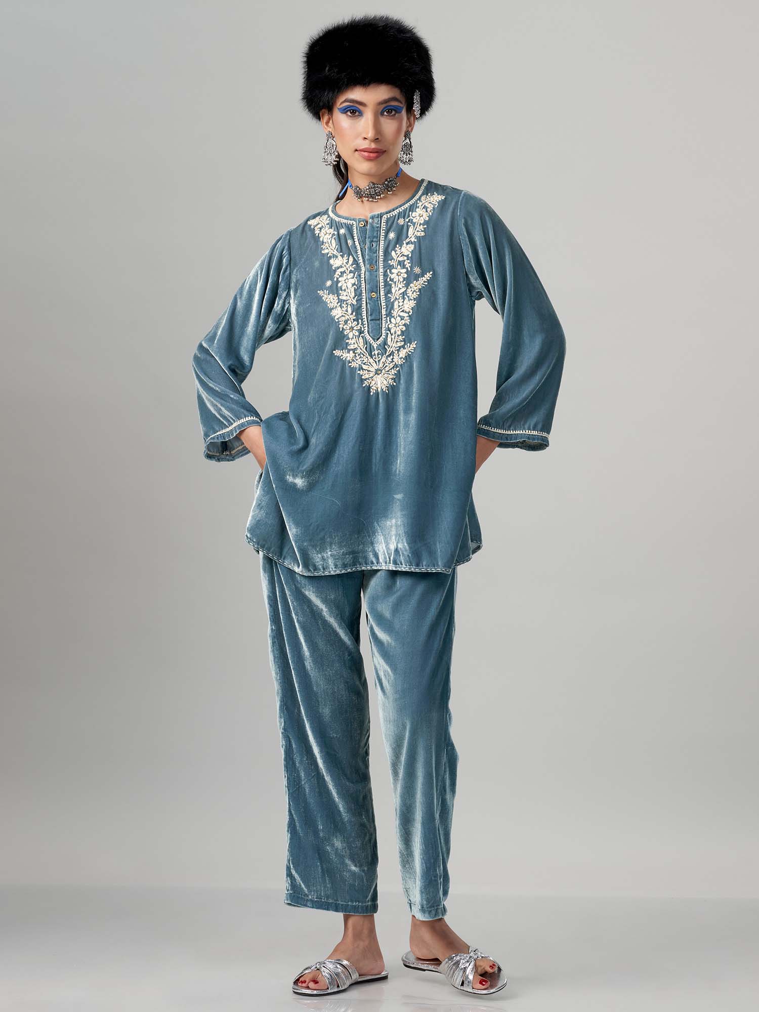 Shaukeen Velvet Twinset